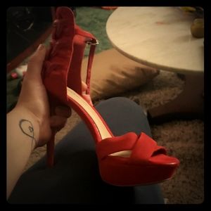 Ginni bini red heels